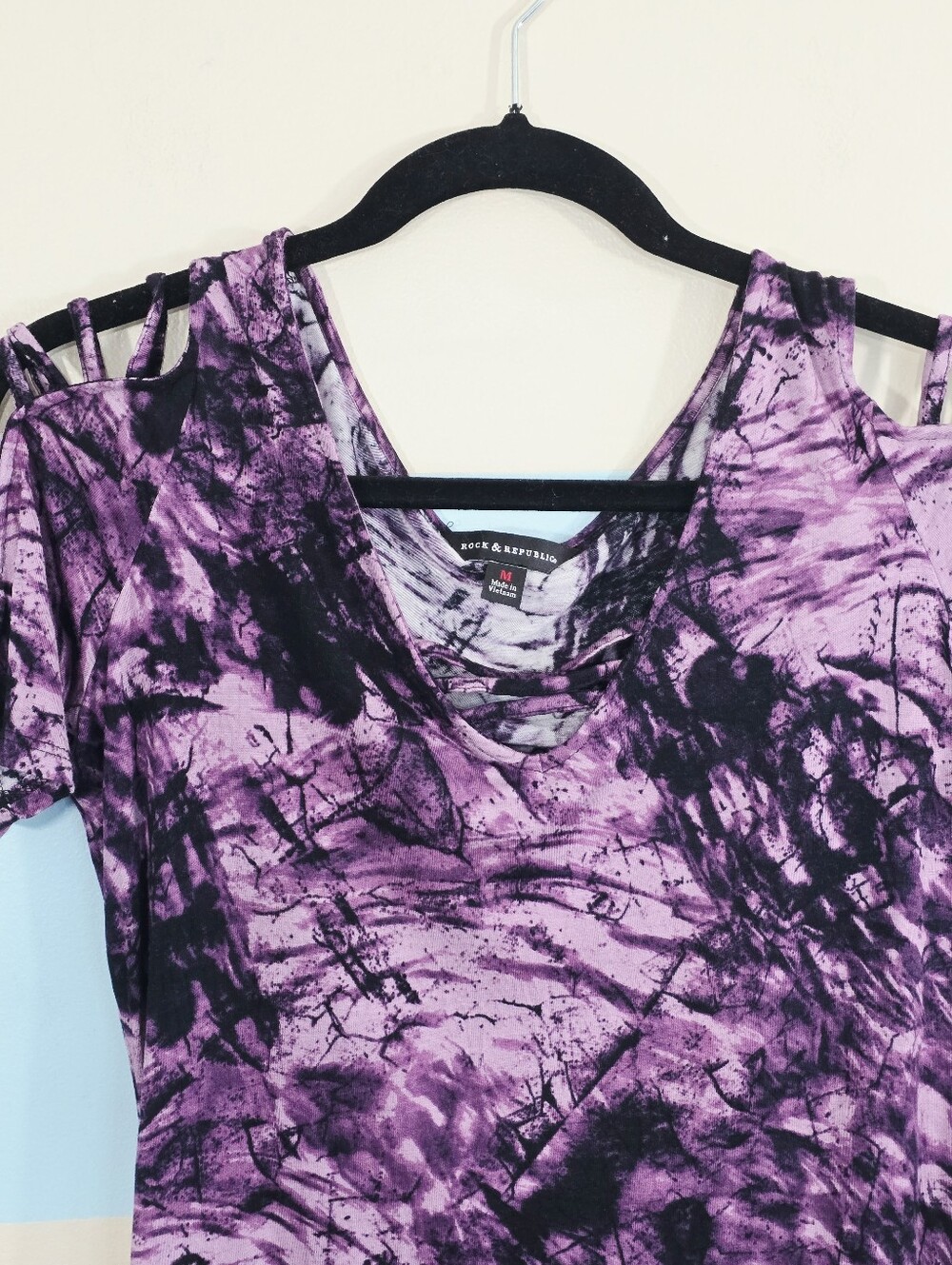 Rock & Republic Purple & Black Tie-Dye Cold-Shoulder V-Neck Tee - Picture 3 of 7
